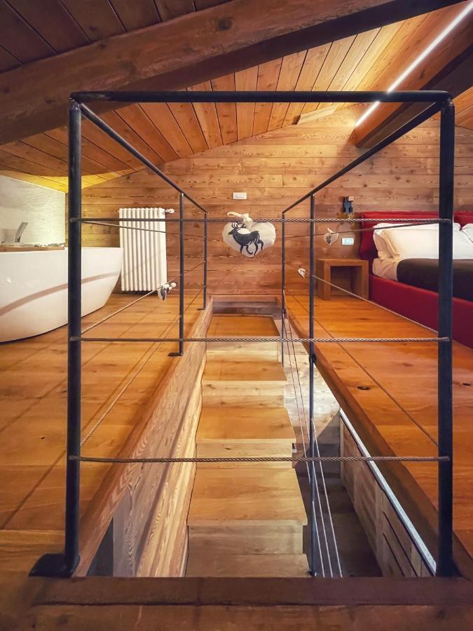 Amelu' Hotell Ostana Exteriör bild