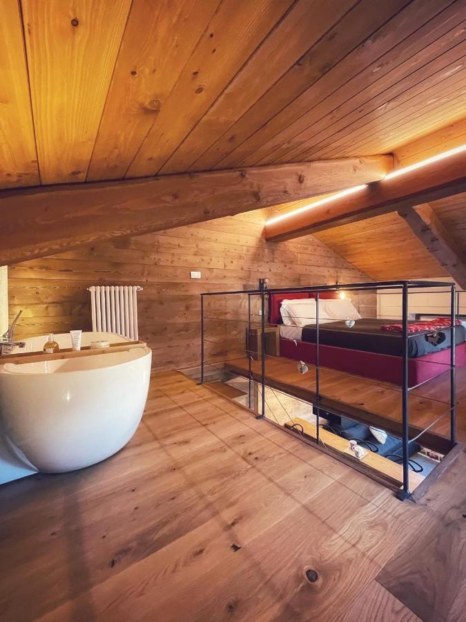 Amelu' Hotell Ostana Exteriör bild