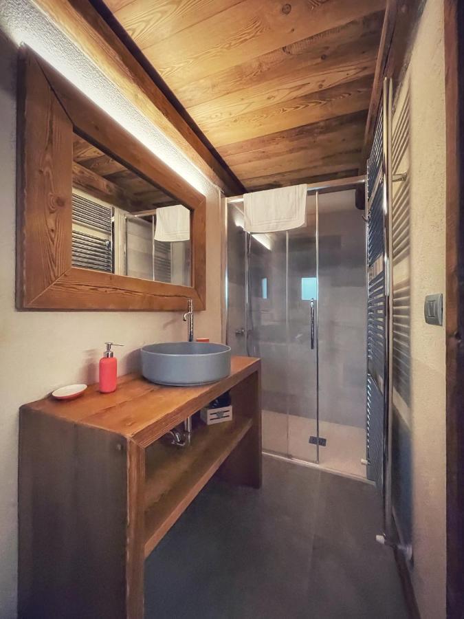 Amelu' Hotell Ostana Exteriör bild