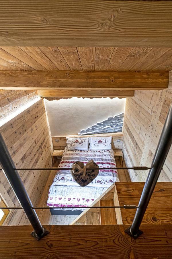 Amelu' Hotell Ostana Exteriör bild